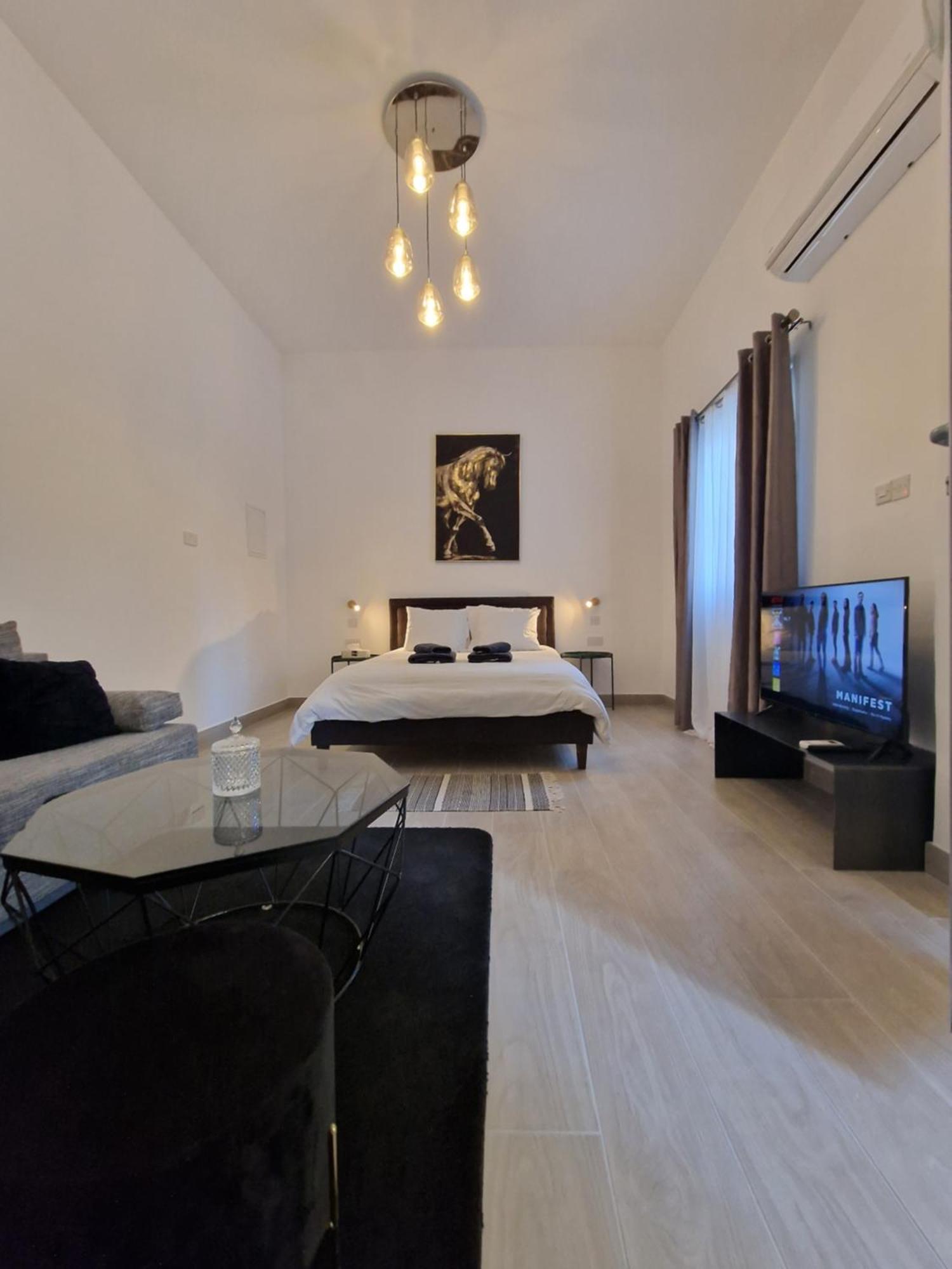 Royal Stay Luxury Homes Paphos Room photo